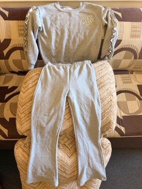 btween Light Gray Ruffle-Sleeve Sweatshirt & Joggers Set